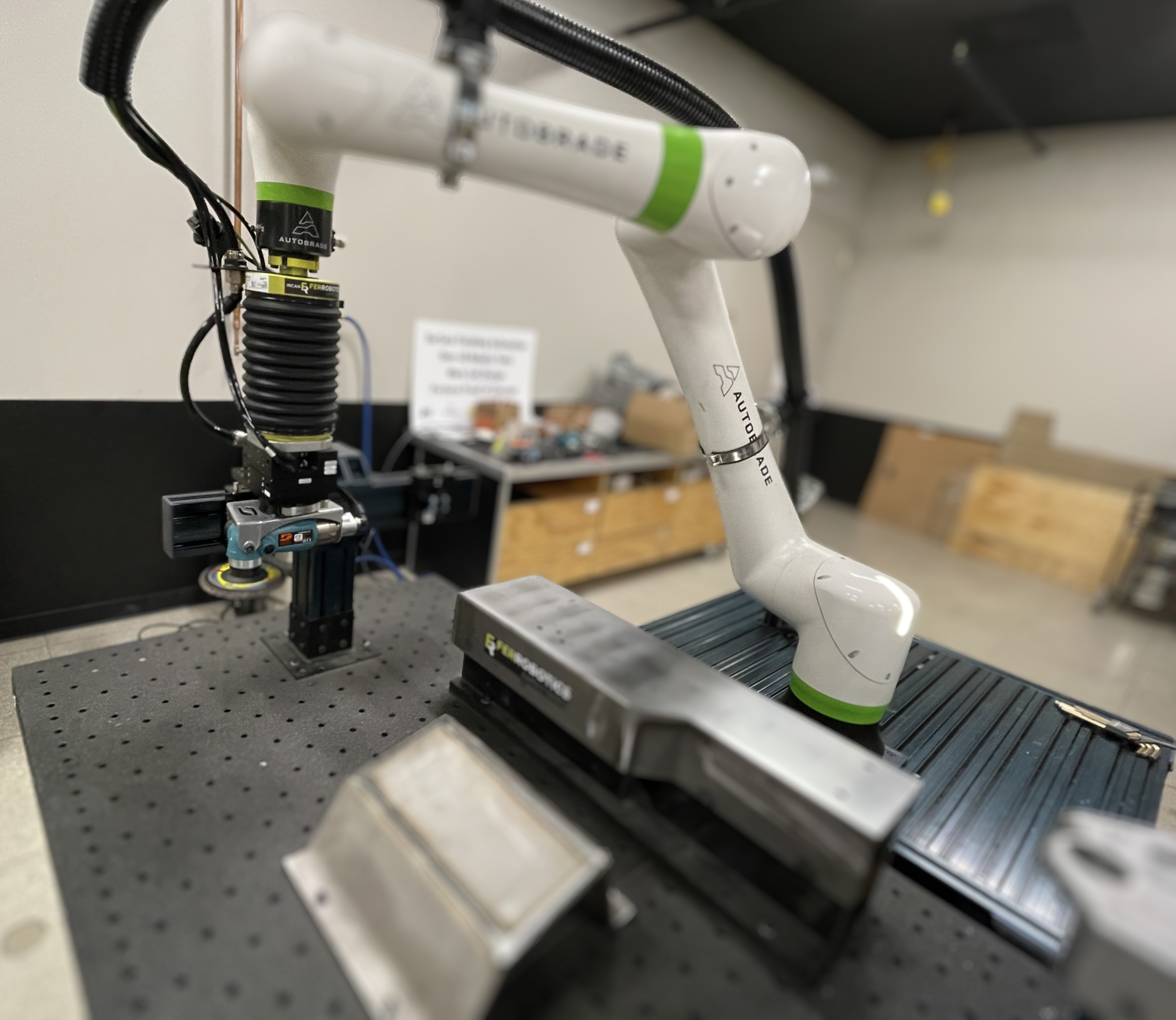 로봇 암 그라인더